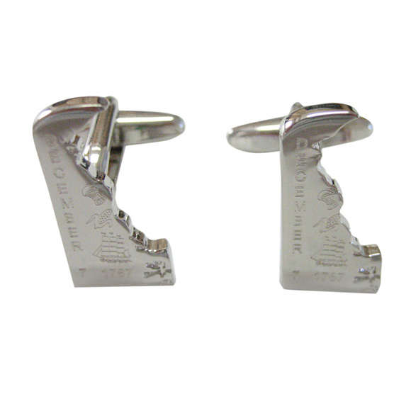 Delaware State Map Shape and Flag Design Cufflinks - Picture 1 of 2